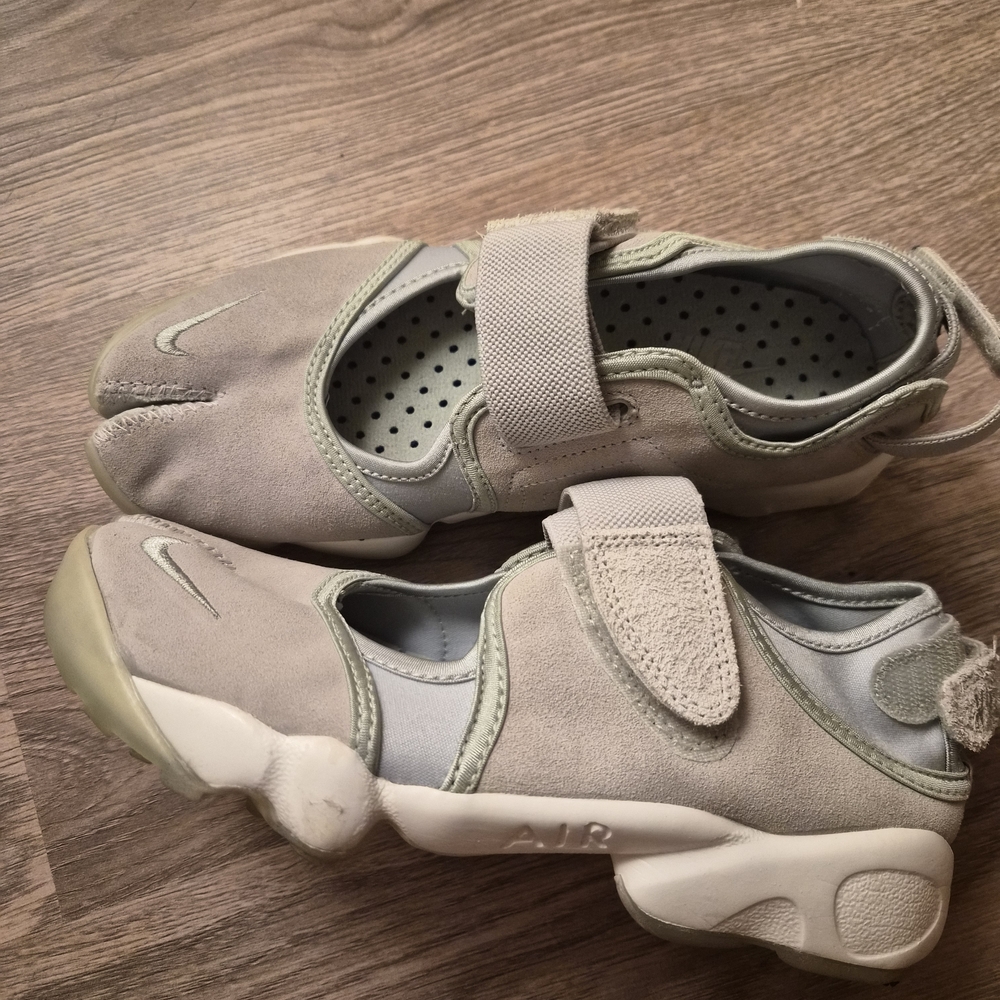 Nike Air Rift Tabi Grey with Green Acents - Size 7 US W